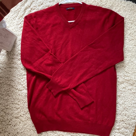Men's Designer Wool & Cashmere Dress Sweater in Burgundy